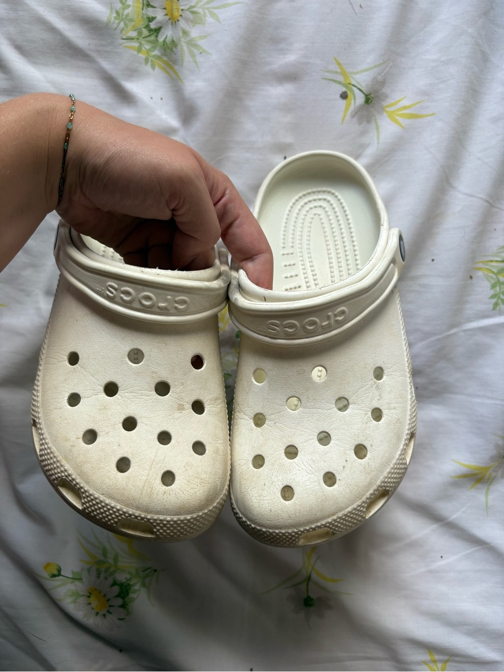 CROCS Classic Clog in Off-White